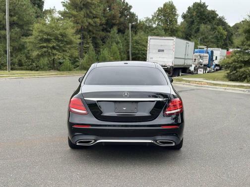2017 Mercedes-Benz E-Class E 300 4dr Sedan