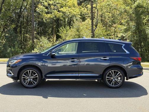 2016 INFINITI QX60 Base