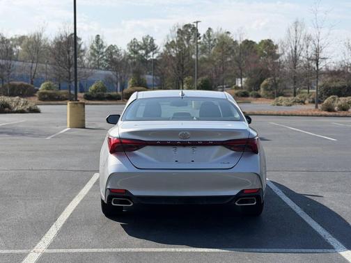 2019 Toyota Avalon XLE