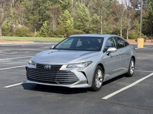 2019 Toyota Avalon XLE