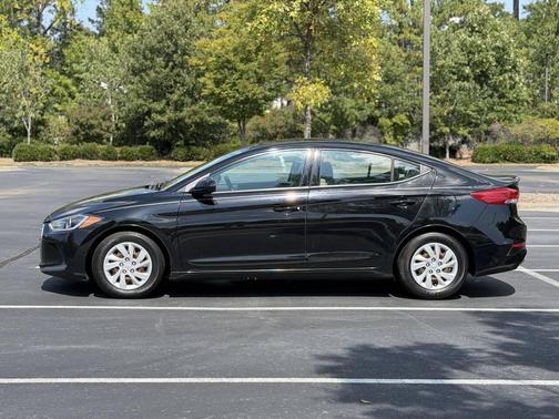Phantom Black 2018 Hyundai ELANTRA SE