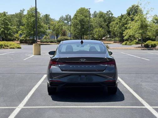 Portofino Gray 2022 Hyundai ELANTRA SEL