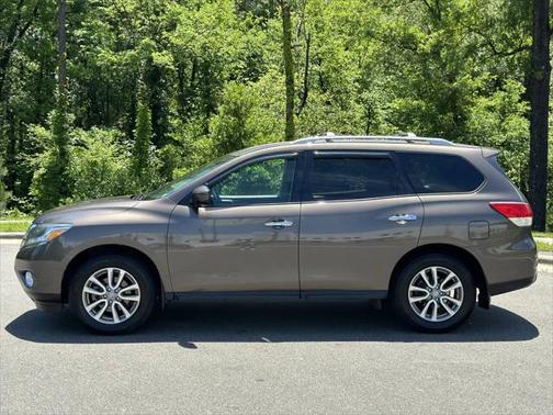 2016 Nissan Pathfinder SV