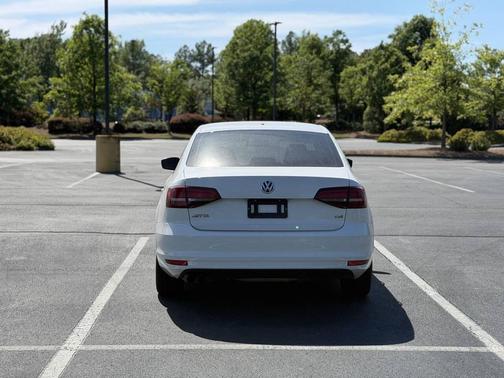 White 2018 Volkswagen Jetta 1.4T S
