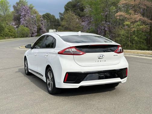 2019 Hyundai IONIQ EV Base 4dr Hatchback