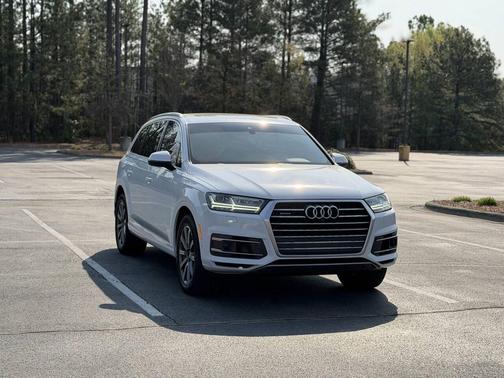 2019 Audi Q7 55 Premium Plus