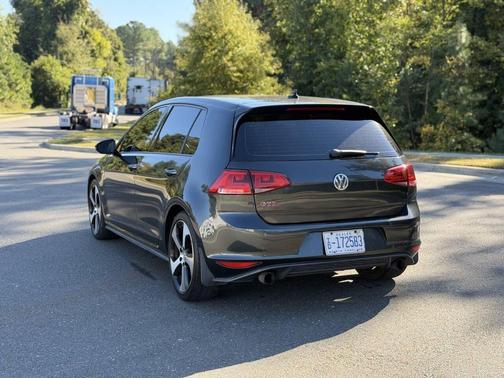 2016 Volkswagen Golf GTI 2.0T SE 4-Door