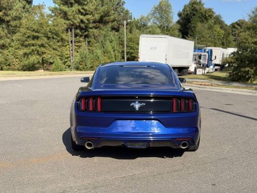 2016 Ford Mustang V6
