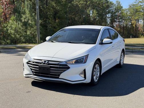 2019 Hyundai ELANTRA SE