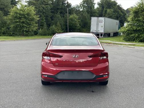 2019 Hyundai ELANTRA SE