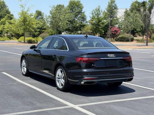 Mythos Black Metallic 2020 Audi A4 45 Premium Plus