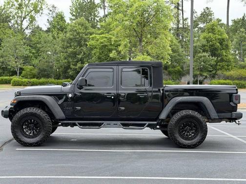 Black Clearcoat 2020 Jeep Gladiator Sport S