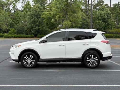 Super White 2016 Toyota RAV4 LE