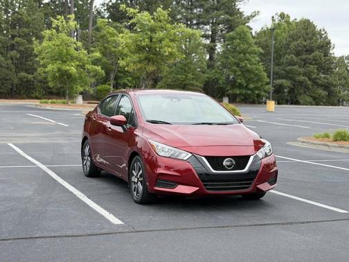 Scarlet Ember Pearl Metallic 2020 Nissan Versa 1.6 SV