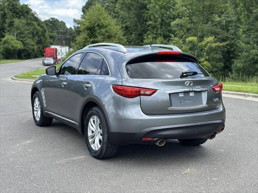 2017 INFINITI QX70 Base