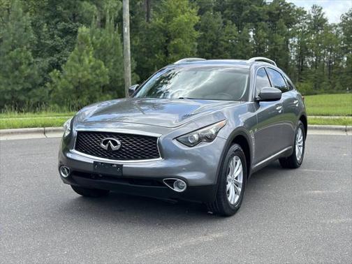2017 INFINITI QX70 Base