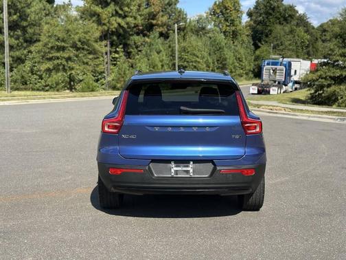 2021 Volvo XC40 T5 R-Design