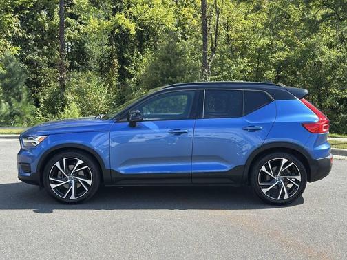 2021 Volvo XC40 T5 R-Design