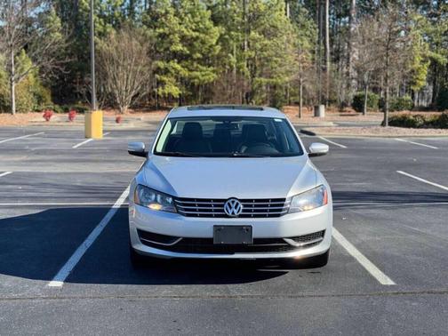 2014 Volkswagen Passat 2.0L TDI DSG SE w/Sunroof