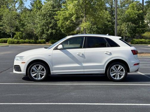 White 2018 Audi Q3 2.0T Premium