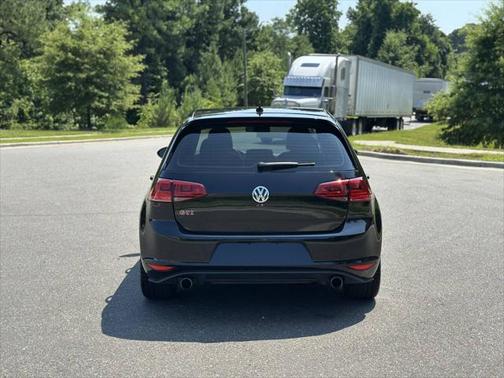 2016 Volkswagen Golf GTI 2.0T SE 4-Door