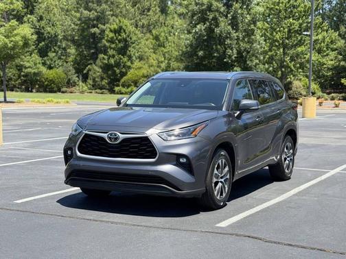 Charcoal 2021 Toyota Highlander XLE