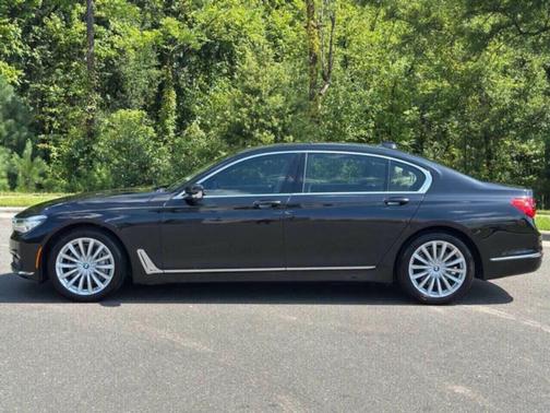 2017 BMW 740 740i 4dr Sedan