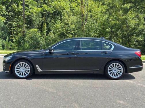 2017 BMW 740 740i 4dr Sedan