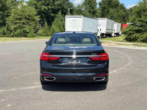 2017 BMW 740 740i 4dr Sedan