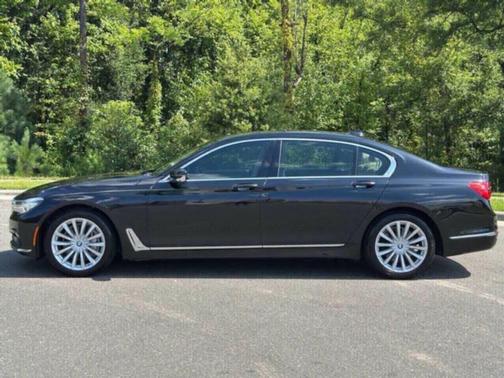 2017 BMW 740 740i 4dr Sedan