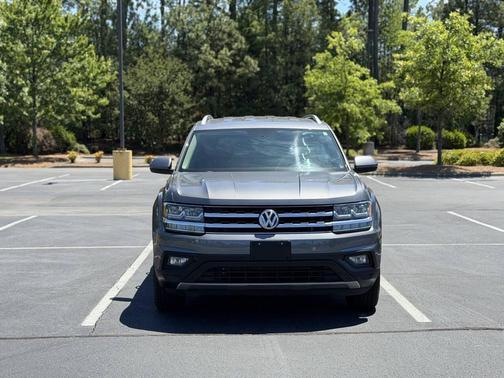 Platinum Gray Metallic 2018 Volkswagen Atlas 2.0T SE