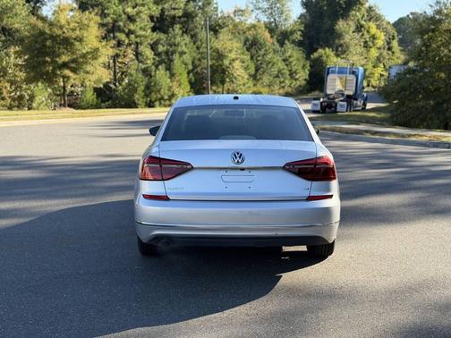 2017 Volkswagen Passat 1.8T S