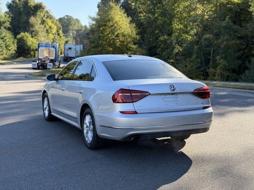 2017 Volkswagen Passat 1.8T S
