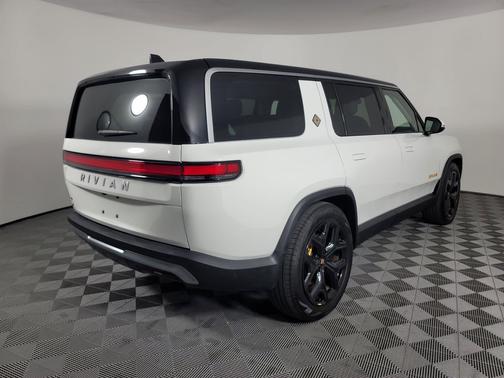 2024 Rivian R1S Adventure Quad Motor Large Pack