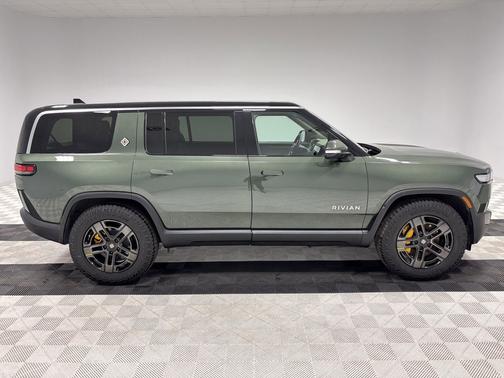 2023 Rivian R1S Adventure