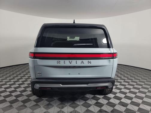 2024 Rivian R1S Adventure Package