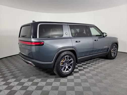 2023 Rivian R1S Adventure