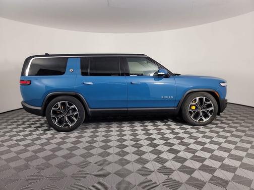 2023 Rivian R1S Adventure