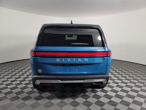 2023 Rivian R1S Adventure