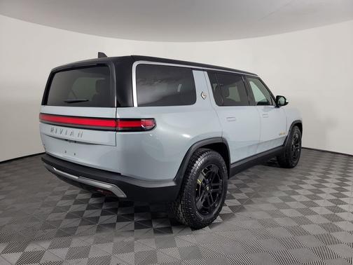 2023 Rivian R1S Adventure