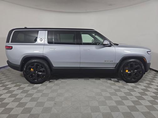 2023 Rivian R1S Adventure