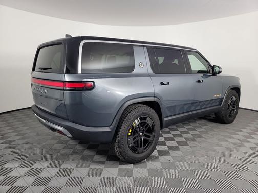 2023 Rivian R1S Adventure