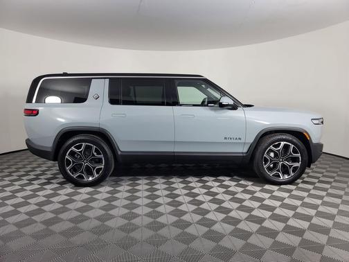 2025 Rivian R1S Adventure trim