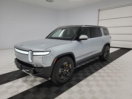 2023 Rivian R1S Adventure
