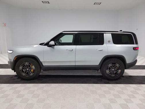 2023 Rivian R1S Adventure