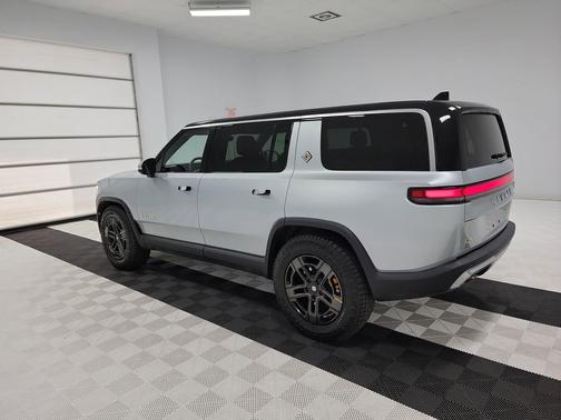 2023 Rivian R1S Adventure