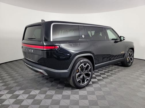 2024 Rivian R1S Adventure Quad Motor Large Pack