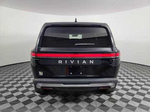 2024 Rivian R1S Adventure Quad Motor Large Pack