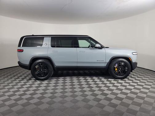 2023 Rivian R1S Adventure Package
