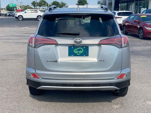 Silver Sky Metallic 2018 Toyota RAV4 XLE